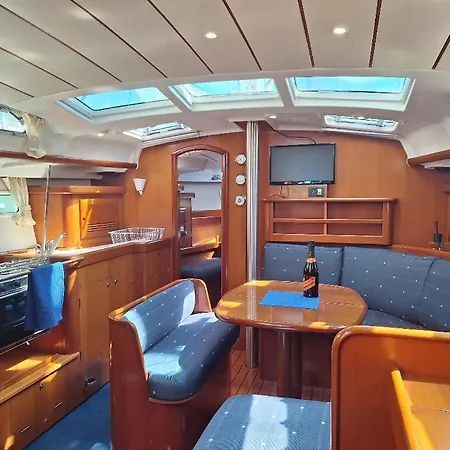 Bed & Boat 船屋